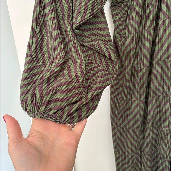 Zara Printed Pleated Dress - Picture 6 of 11